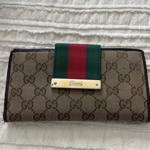 Gucci wallet authentic